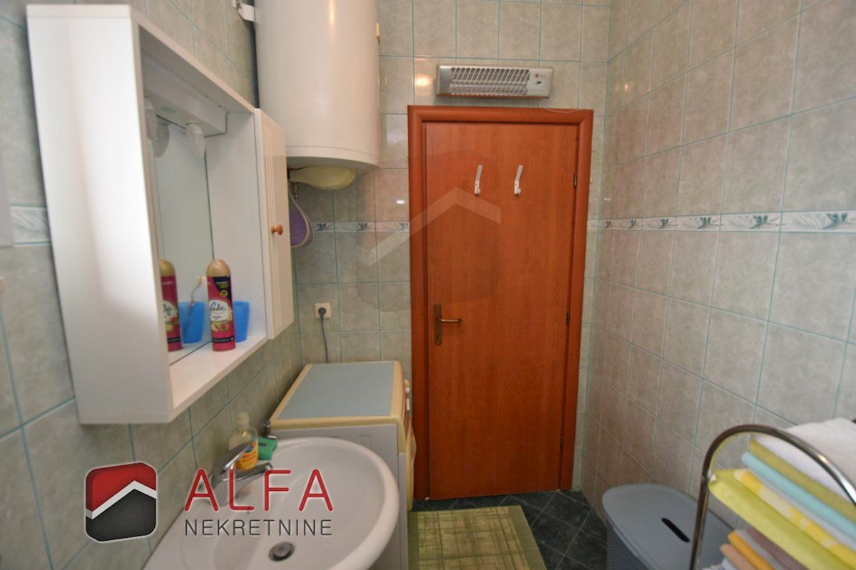 Croazia, Jadrija – casa bifamiliare in vendita, giardino e piccola piscina