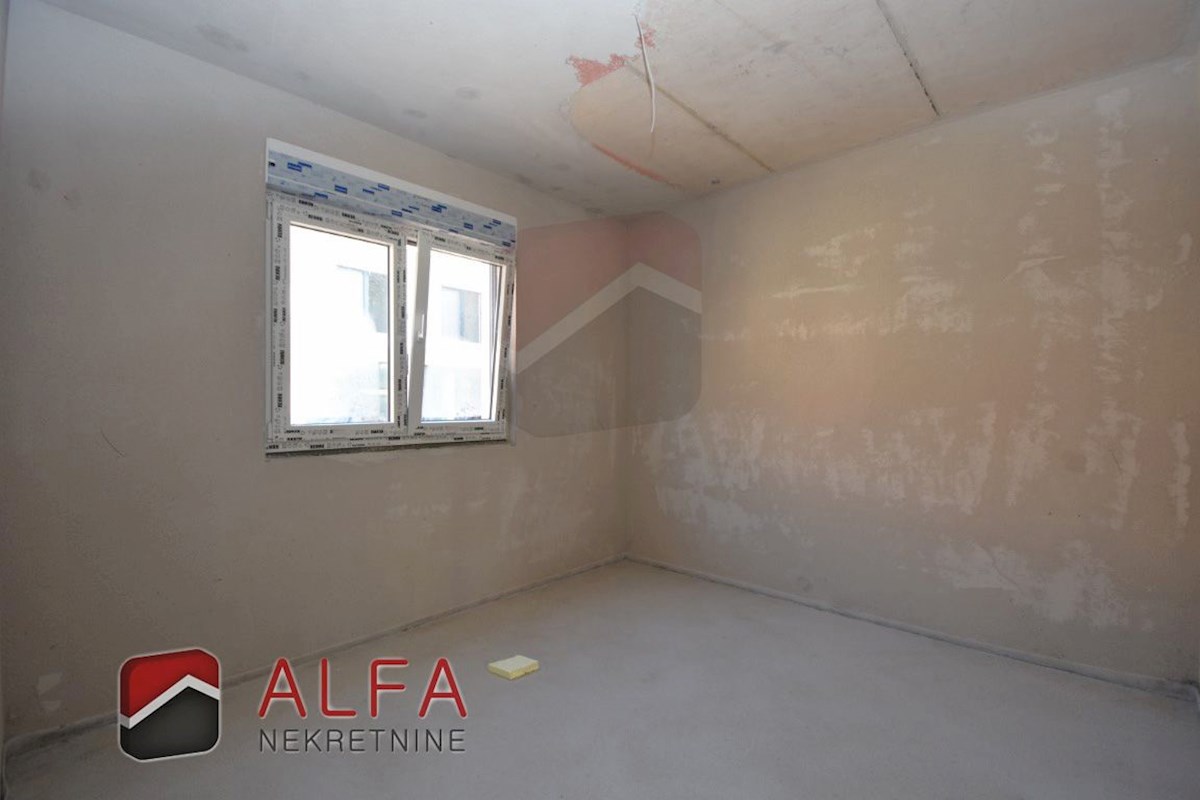 Croazia, Vodice – nuova casa bifamiliare in vendita con piscina e garage