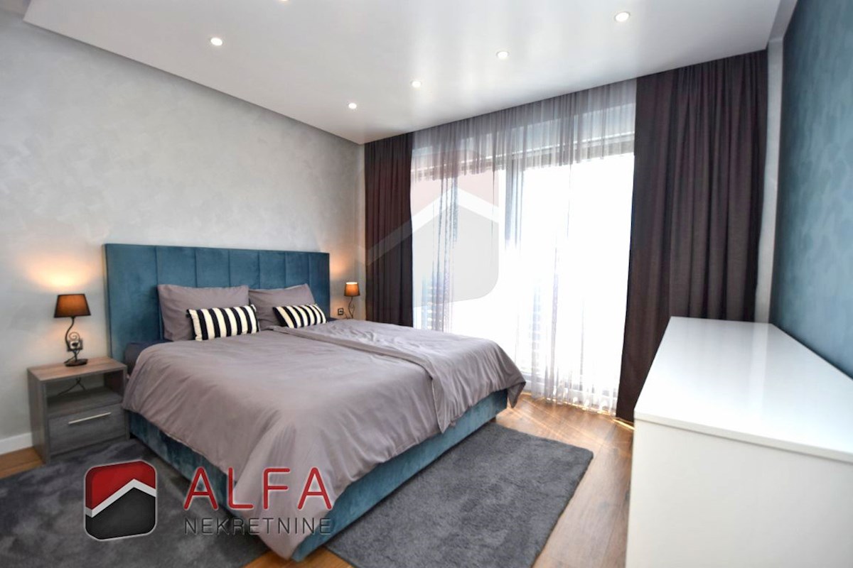 Croazia, Vodice, nuova casa bifamiliare completamente arredata in vendita, con piscina