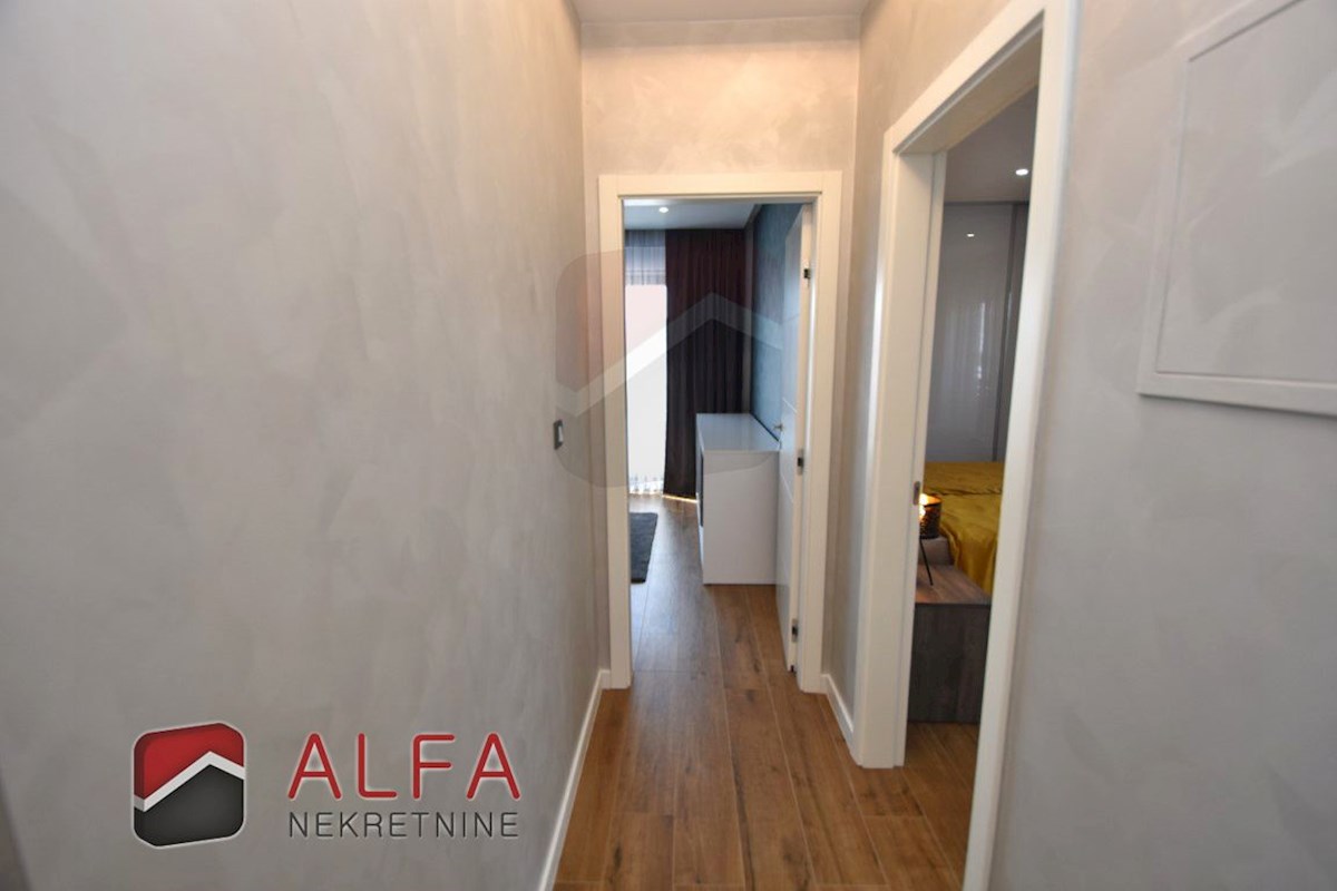 Croazia, Vodice, nuova casa bifamiliare completamente arredata in vendita, con piscina