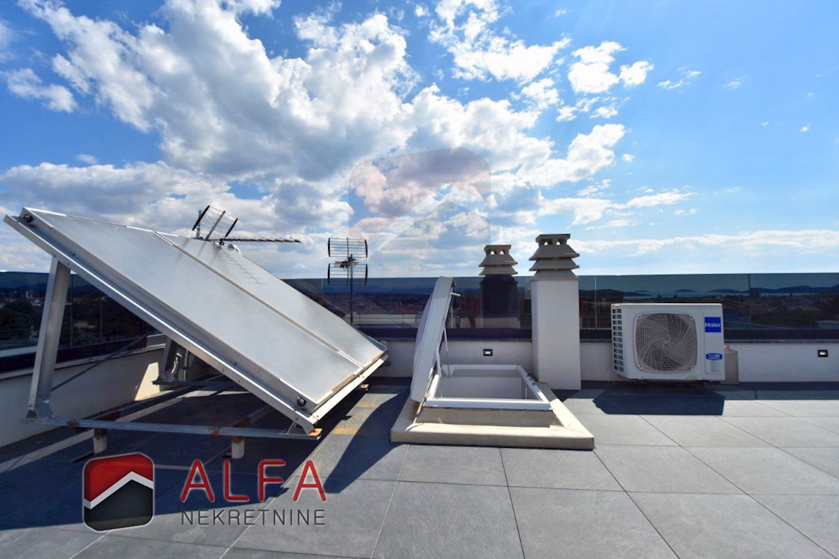 Croazia, Vodice, nuova casa bifamiliare completamente arredata in vendita, con piscina