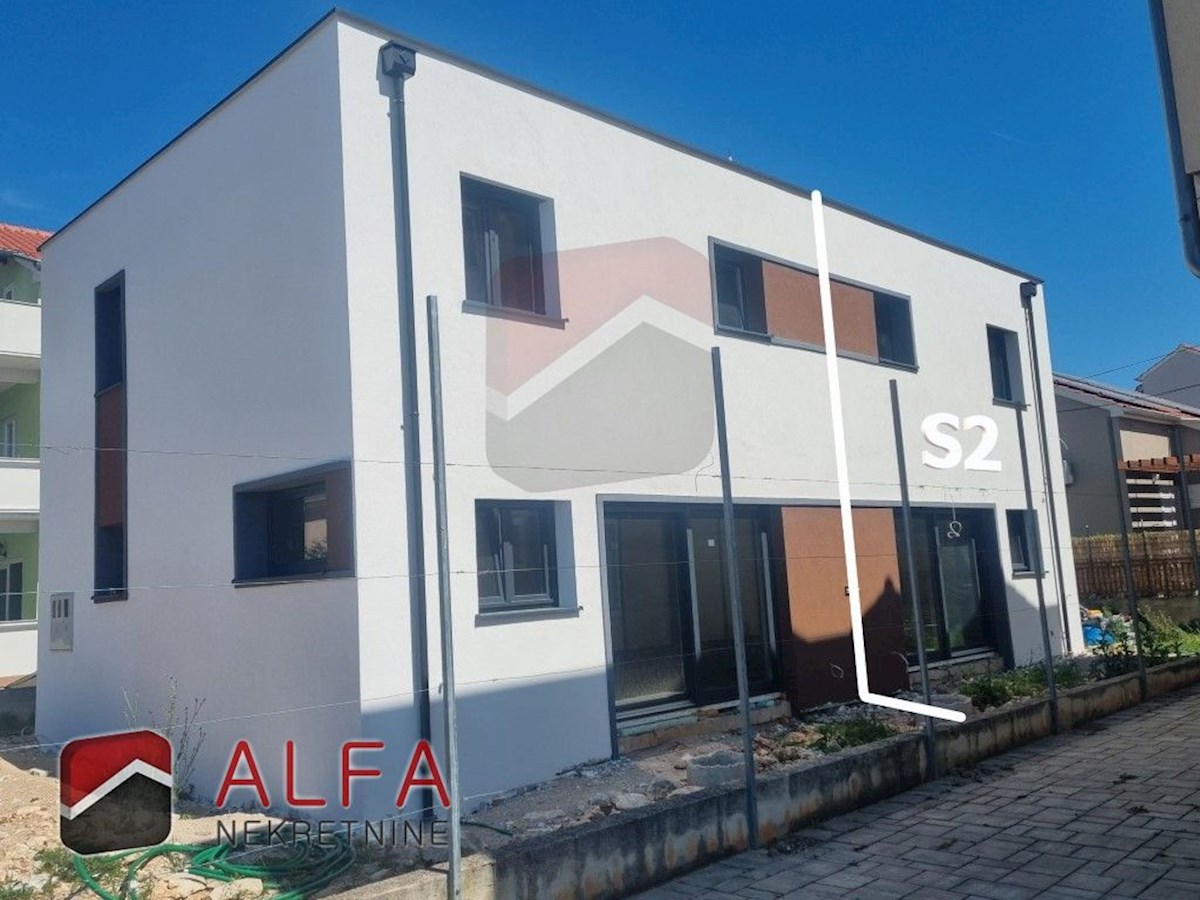 Croazia, Vodice, nuova costruzione, in vendita è una moderna casa bifamiliare