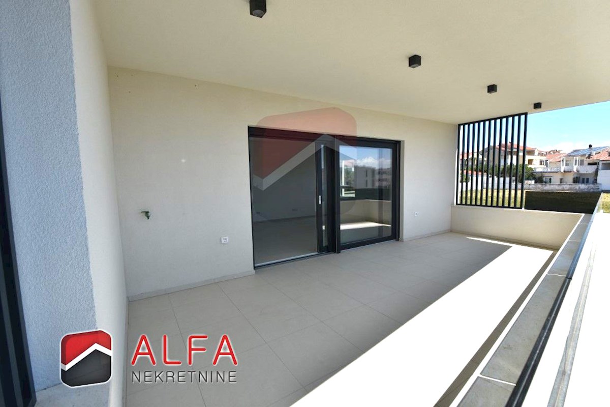 Croazia, Vodice, vendesi nuovo appartamento con due camere da letto, primo piano, vista sul mare