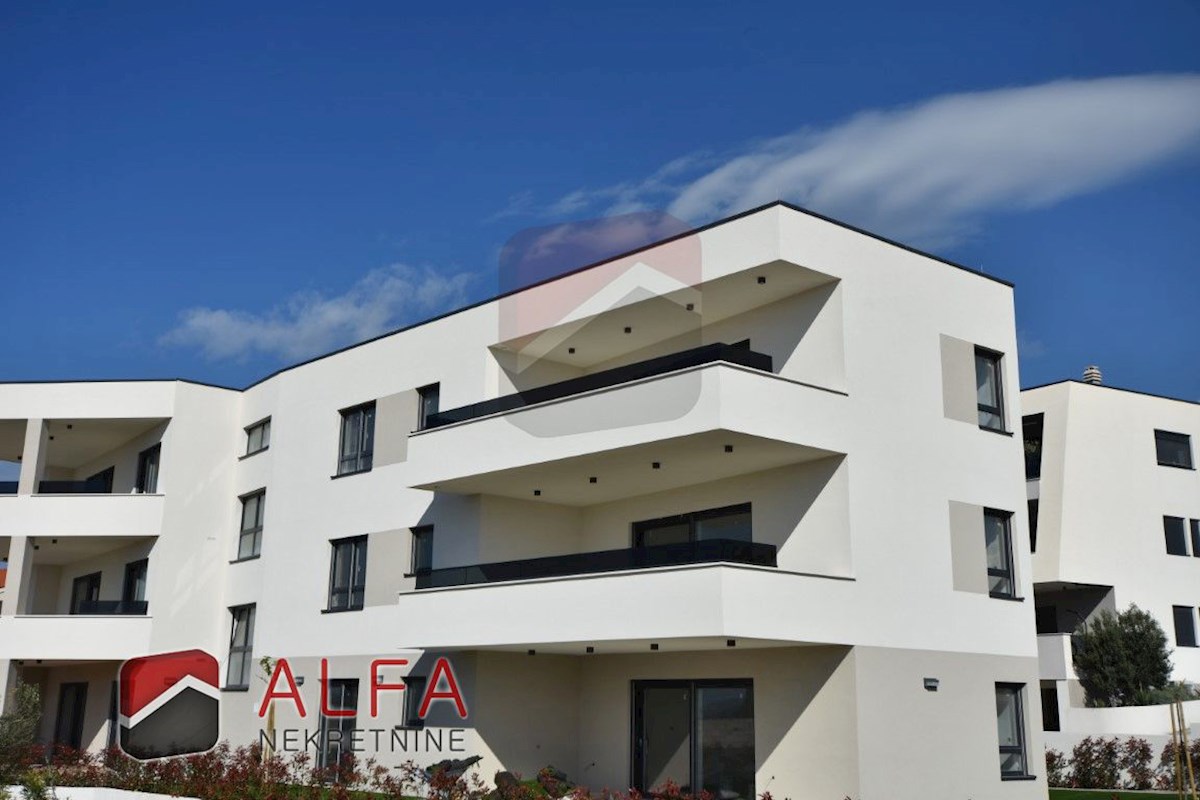 Croazia, Vodice, vendesi nuovo appartamento con due camere da letto, primo piano, vista sul mare
