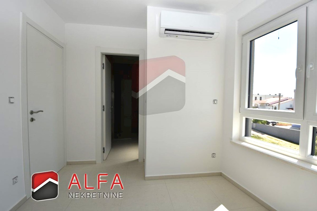 Croazia, Vodice, vendesi nuovo appartamento con due camere da letto, primo piano, vista sul mare