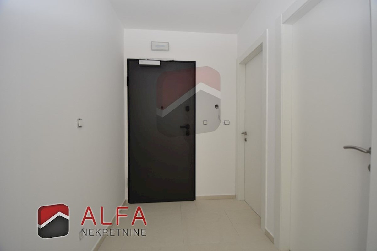 Croazia, Vodice, vendesi nuovo appartamento con due camere da letto, primo piano, vista sul mare