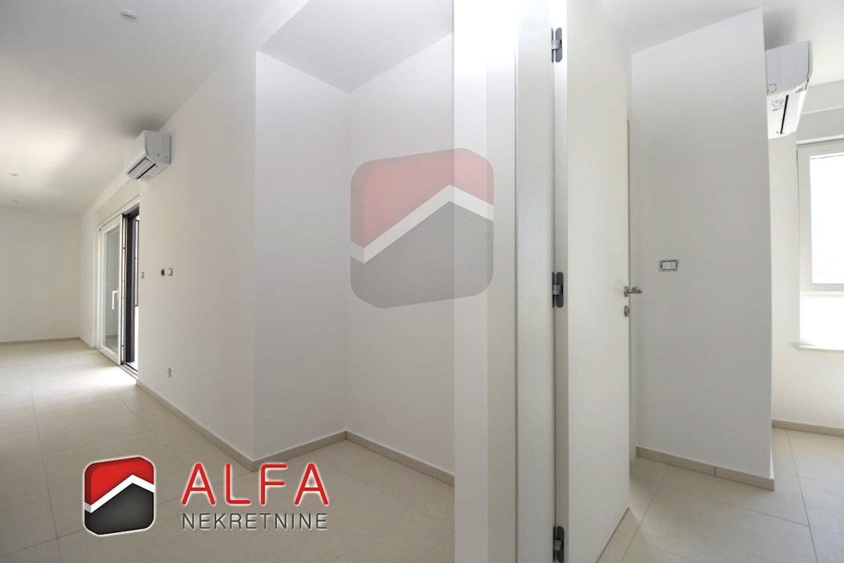 Croazia, Vodice, vendesi nuovo appartamento con due camere da letto, primo piano, vista sul mare