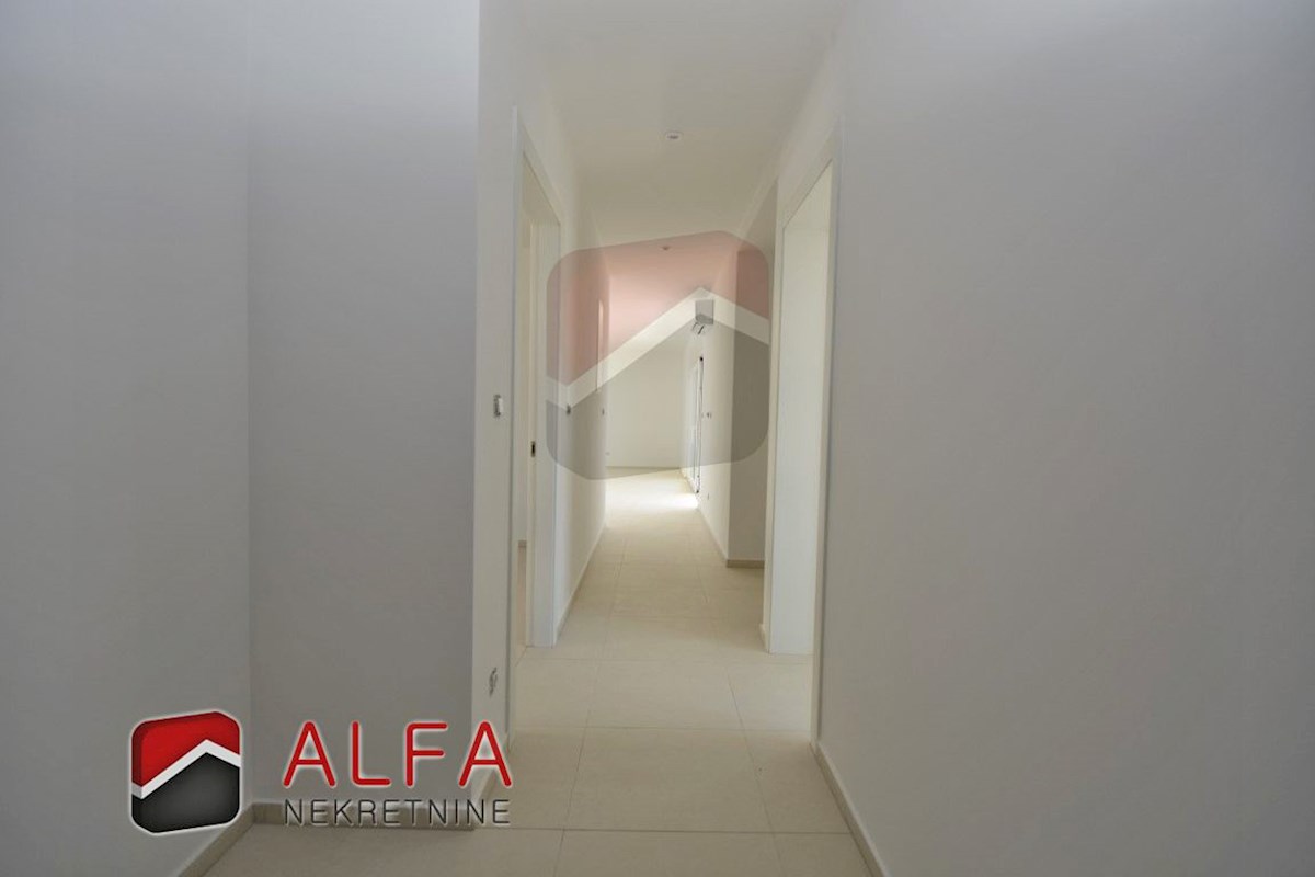 Croazia, Vodice, vendesi nuovo appartamento con due camere da letto, primo piano, vista sul mare