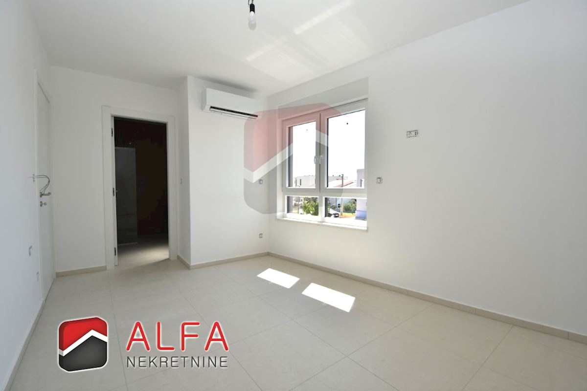 Croazia, Vodice, vendesi nuovo appartamento con due camere da letto, primo piano, vista sul mare