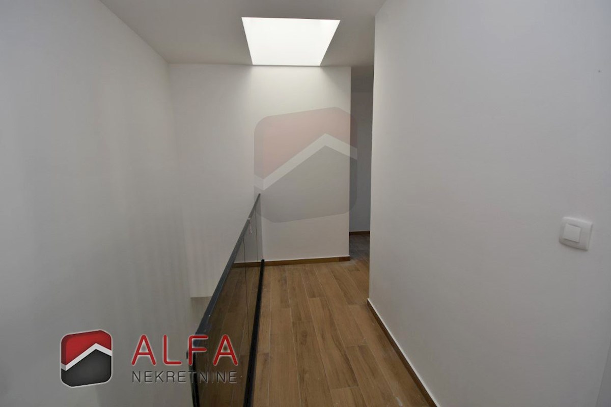 Croazia, Vodice, Srima, in vendita nuova casa bifamiliare, vicino al mare