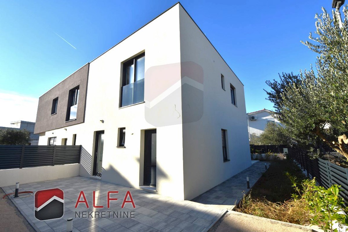 Croazia, Vodice, Srima, in vendita nuova casa bifamiliare, vicino al mare