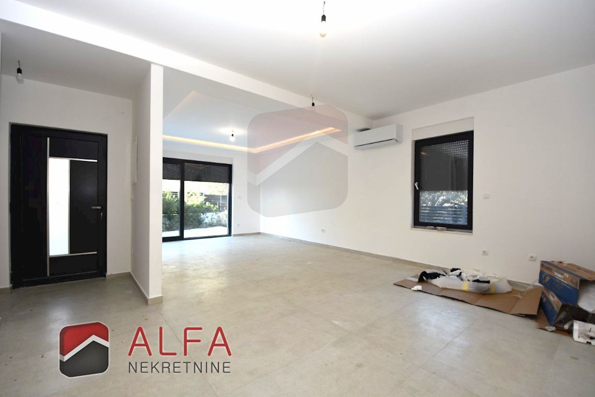 Croazia, Vodice, Srima, in vendita nuova casa bifamiliare, vicino al mare