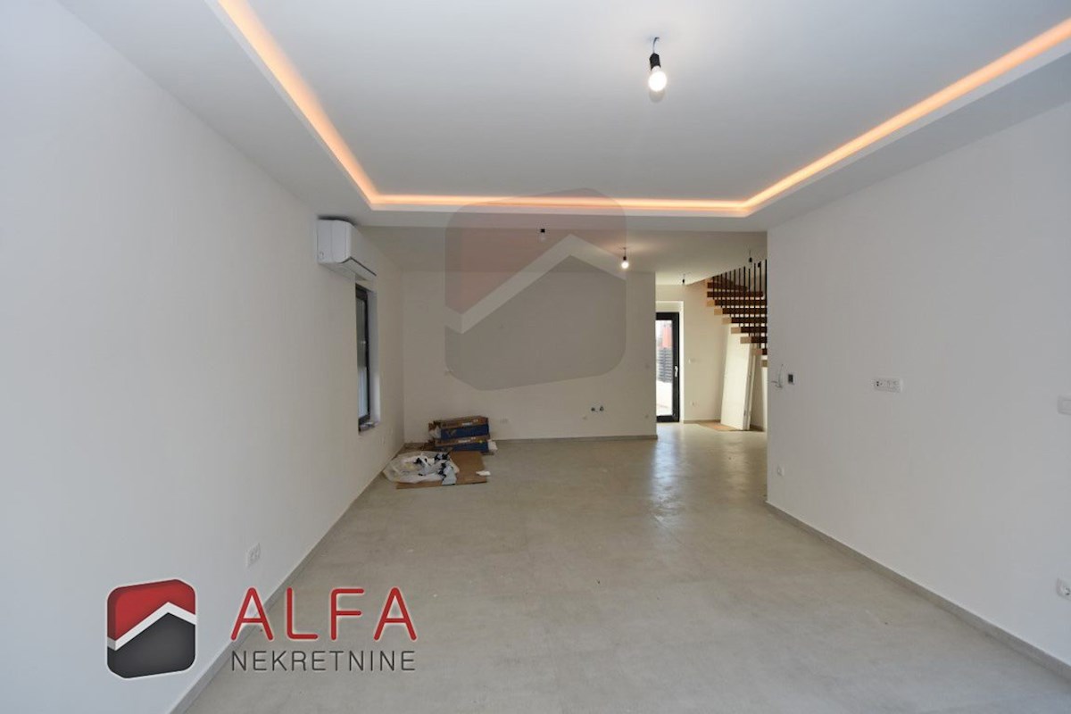 Croazia, Vodice, Srima, in vendita nuova casa bifamiliare, vicino al mare