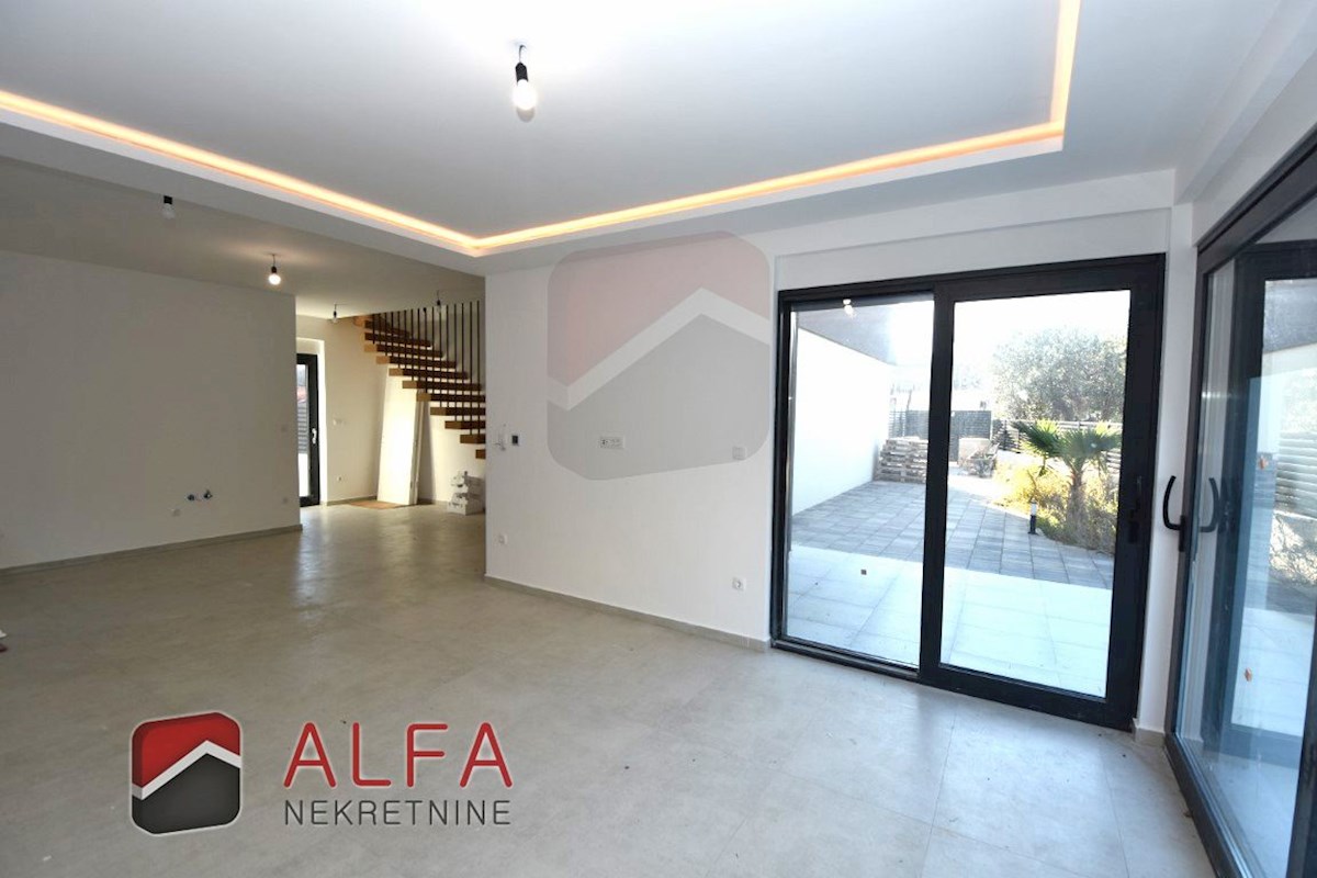 Croazia, Vodice, Srima, in vendita nuova casa bifamiliare, vicino al mare