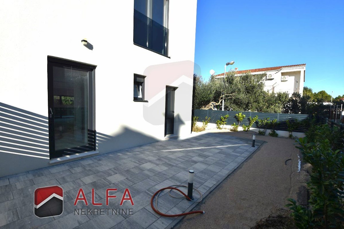 Croazia, Vodice, Srima, in vendita nuova casa bifamiliare, vicino al mare