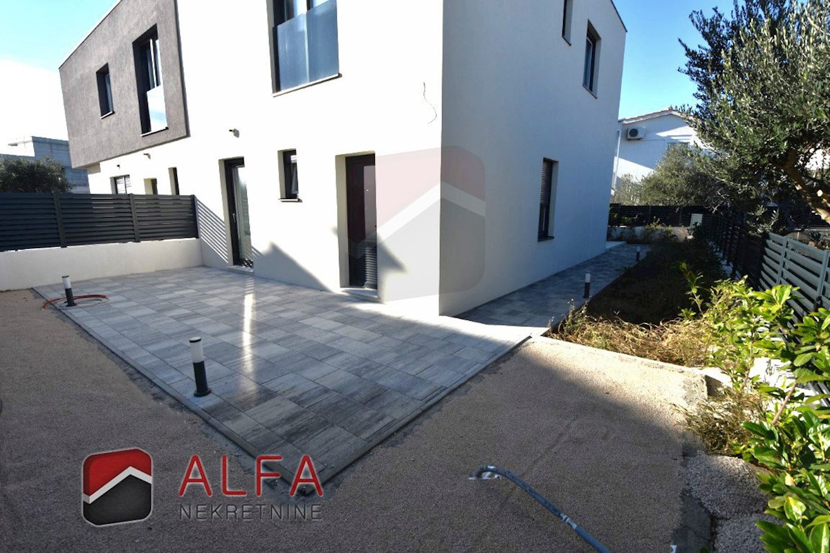 Croazia, Vodice, Srima, in vendita nuova casa bifamiliare, vicino al mare