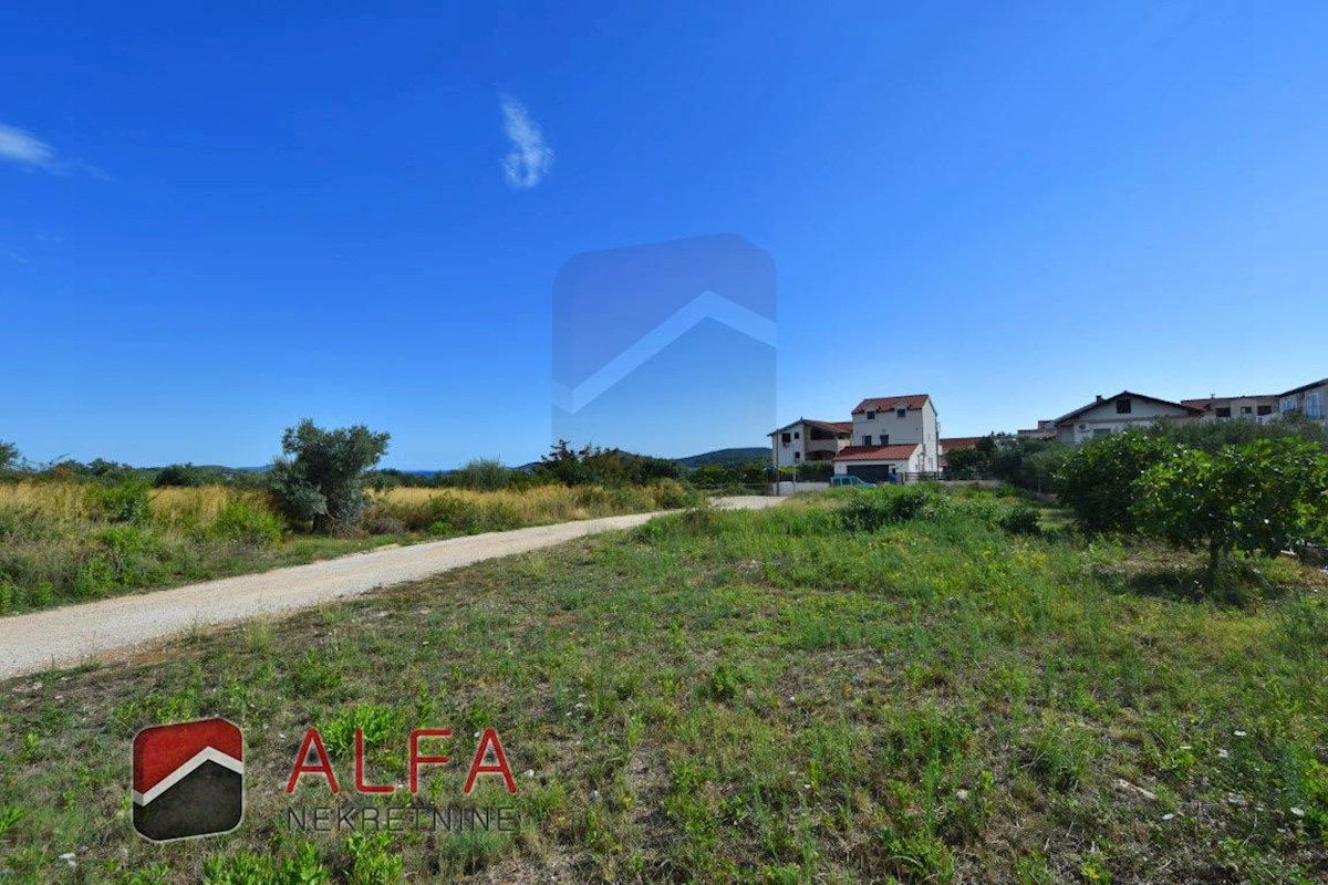 Croazia, Tribunj, in vendita attraente terreno edificabile con vista mare