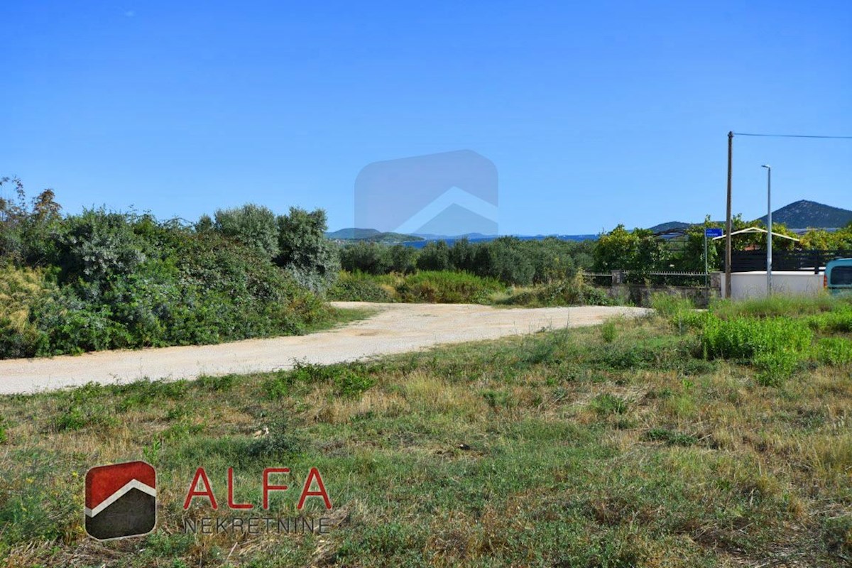 Croazia, Tribunj, in vendita attraente terreno edificabile con vista mare