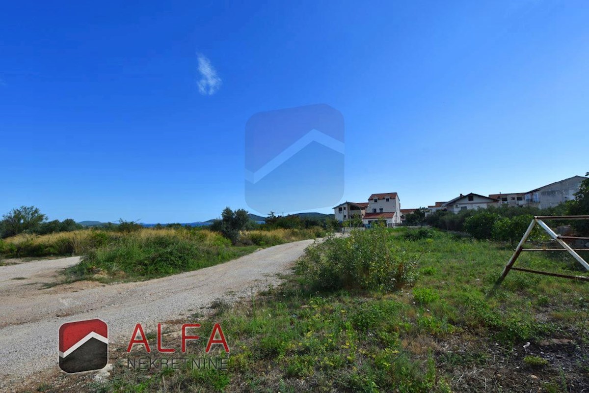 Croazia, Tribunj, in vendita attraente terreno edificabile con vista mare