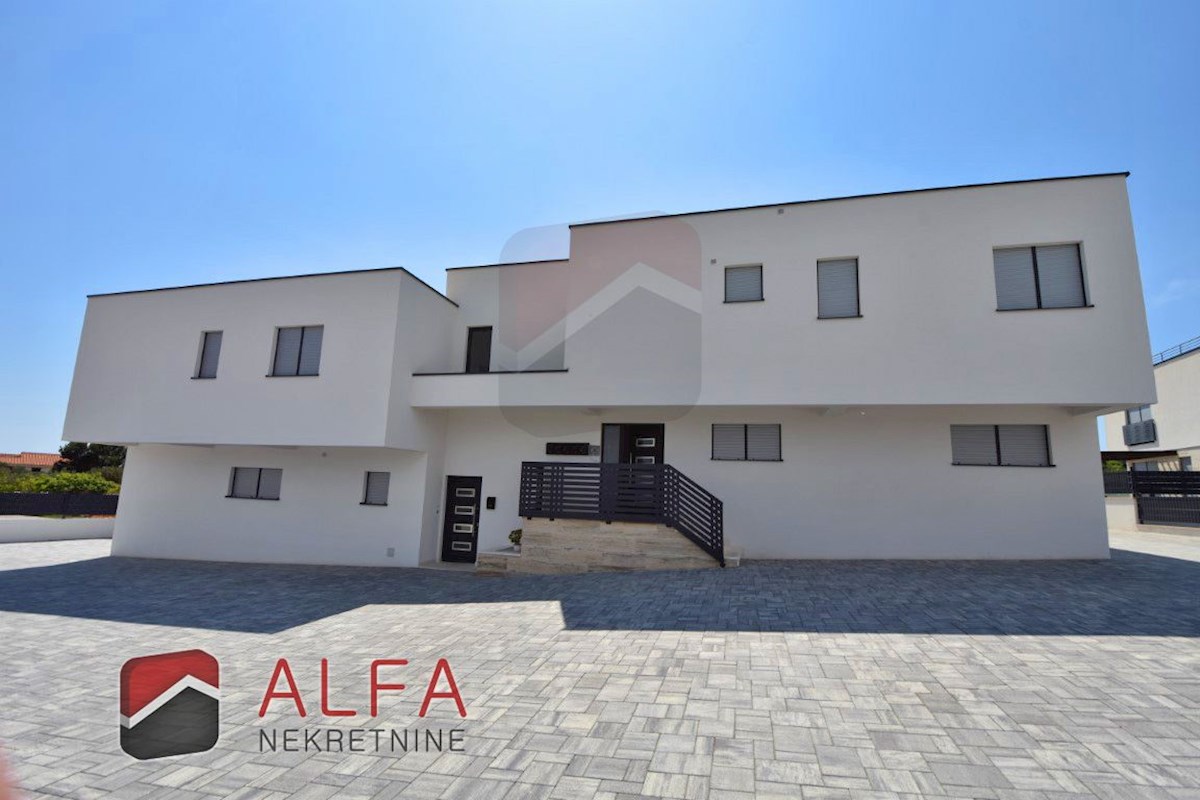 Croazia, Vodice, nuovo appartamento con due camere da letto in vendita, primo piano