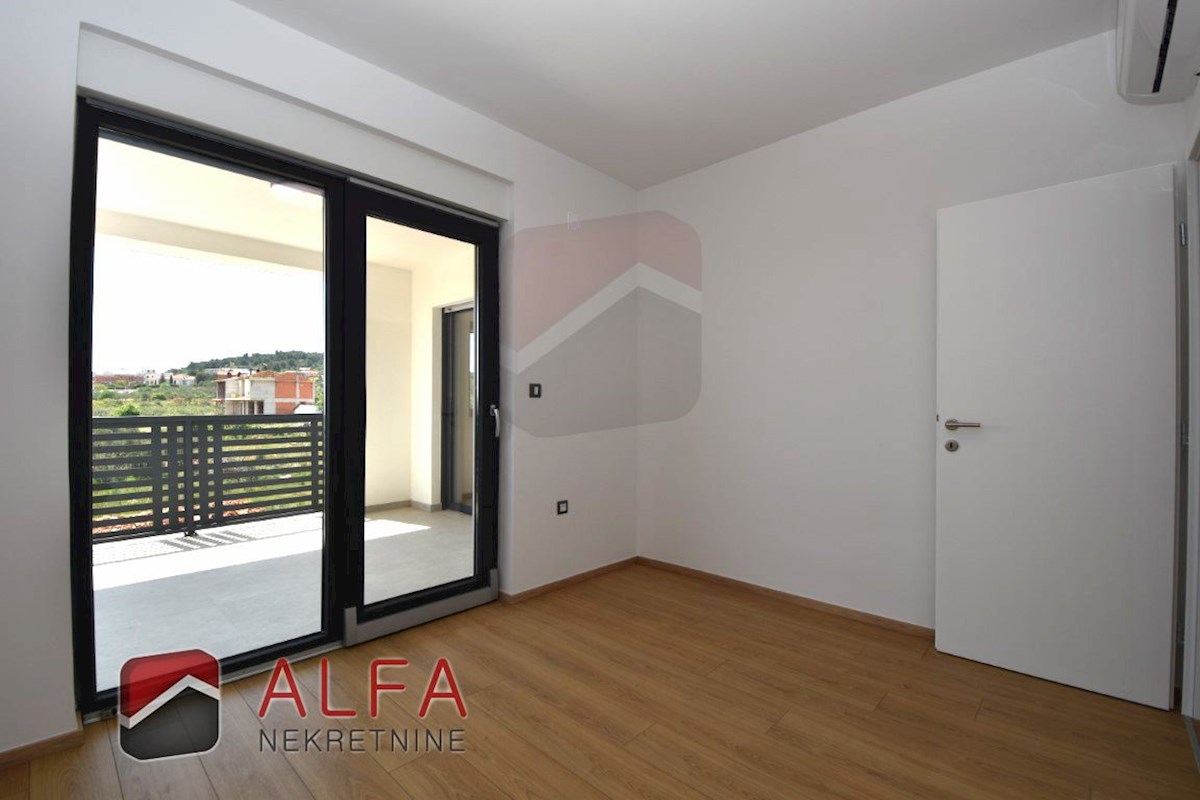 Croazia, Vodice, nuovo appartamento con due camere da letto in vendita, primo piano