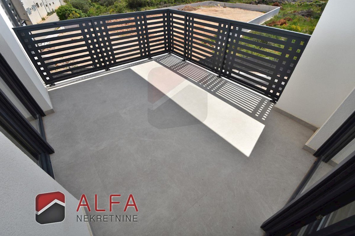 Croazia, Vodice, nuovo appartamento con due camere da letto in vendita, primo piano