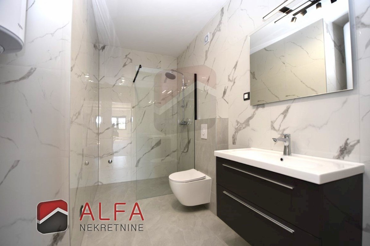 Croazia, Vodice, nuovo appartamento con due camere da letto in vendita, primo piano