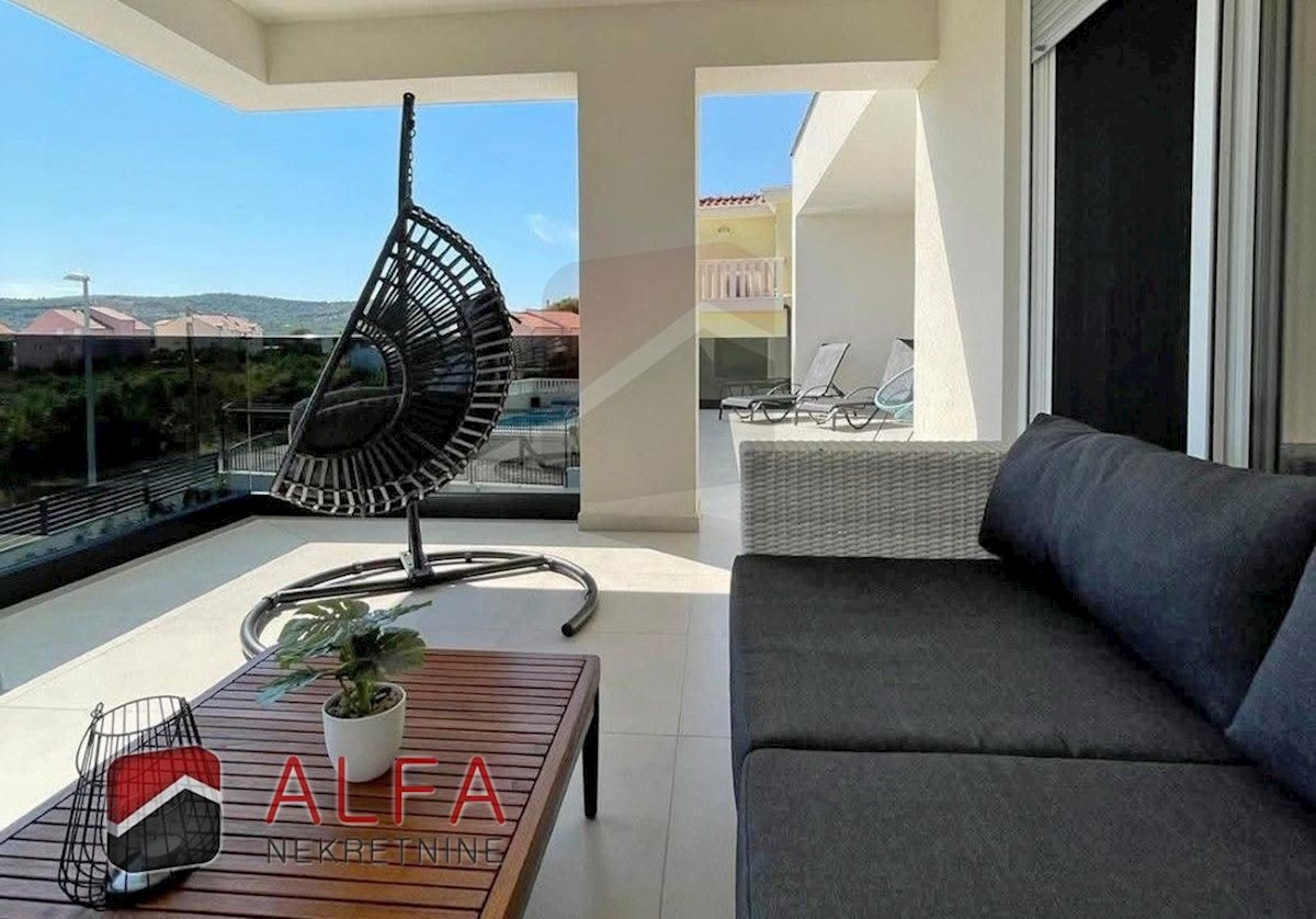 Croazia, Vodice – moderna casa di famiglia di nuova costruzione con piscina in vendita