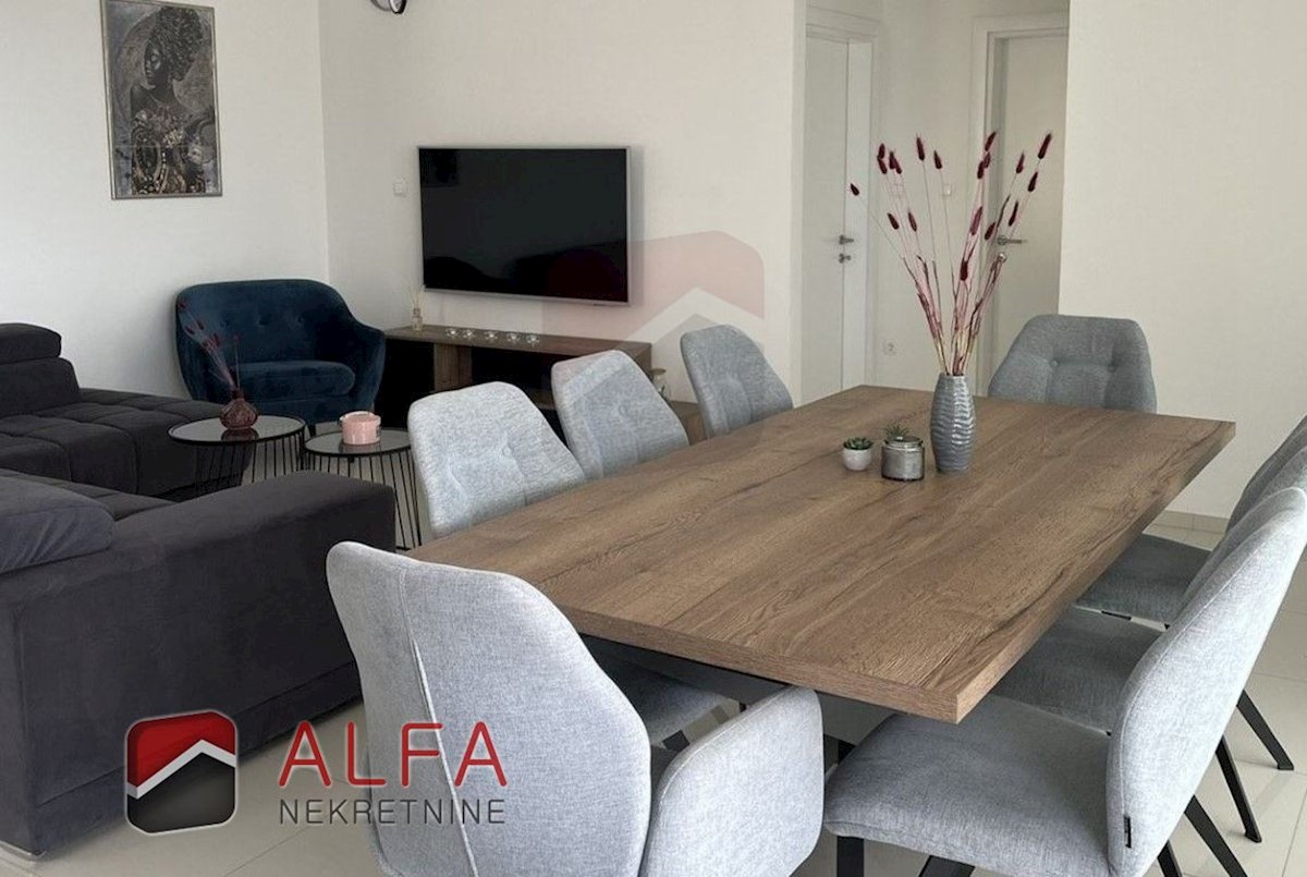 Croazia, Vodice – moderna casa di famiglia di nuova costruzione con piscina in vendita