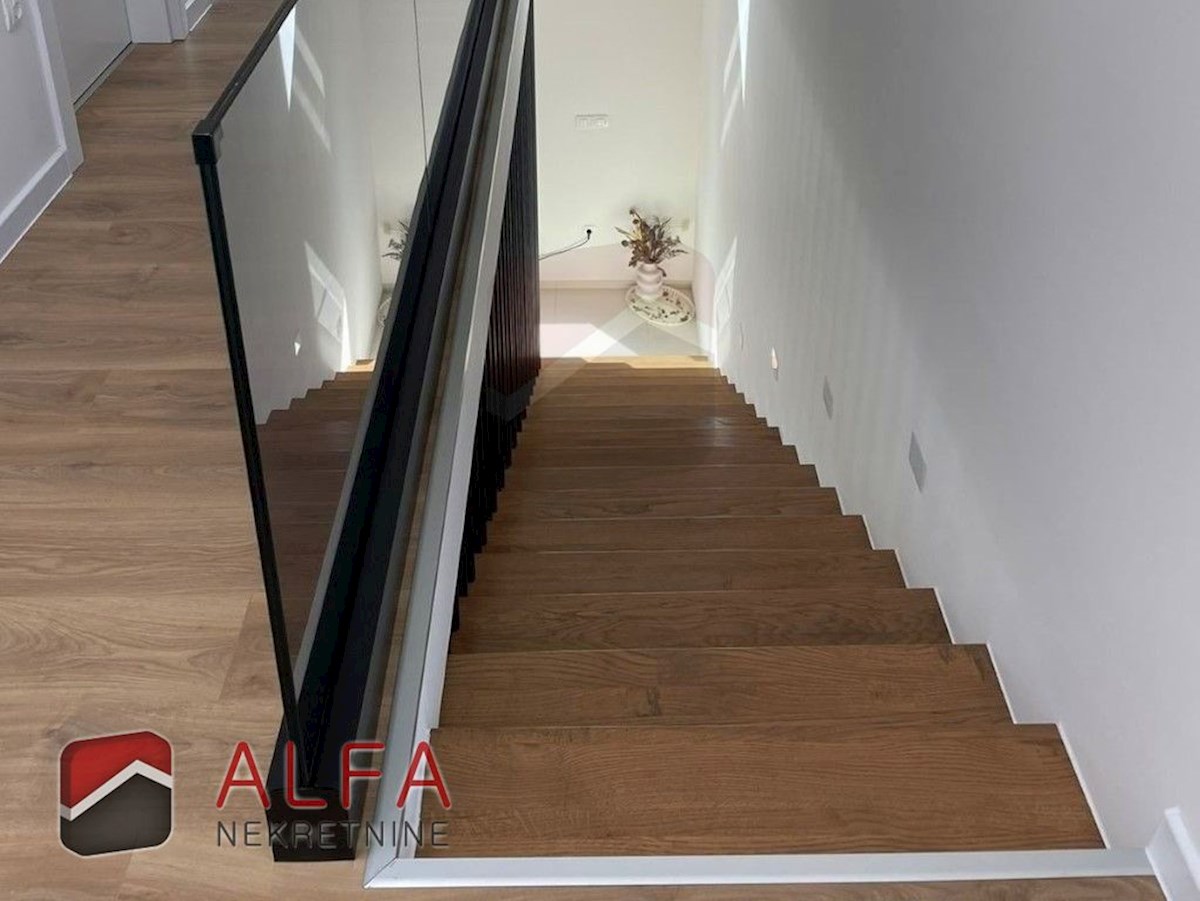 Croazia, Vodice – moderna casa di famiglia di nuova costruzione con piscina in vendita