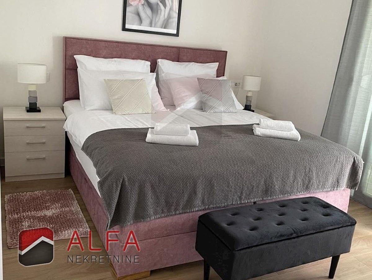 Croazia, Vodice – moderna casa di famiglia di nuova costruzione con piscina in vendita