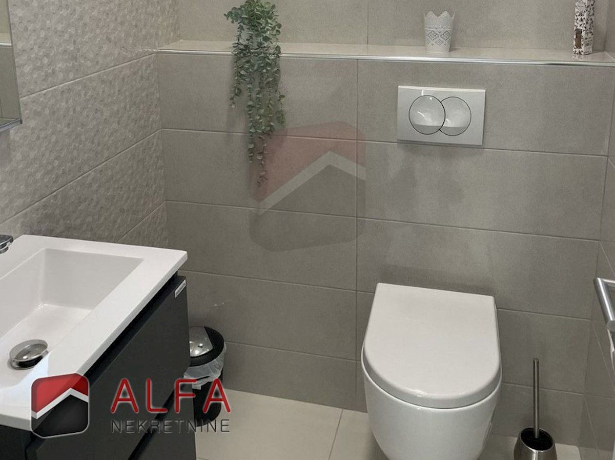 Croazia, Vodice – moderna casa di famiglia di nuova costruzione con piscina in vendita