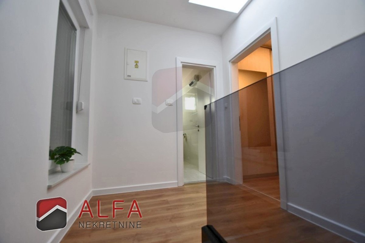 Croazia, Vodice – moderna casa di famiglia di nuova costruzione con piscina in vendita