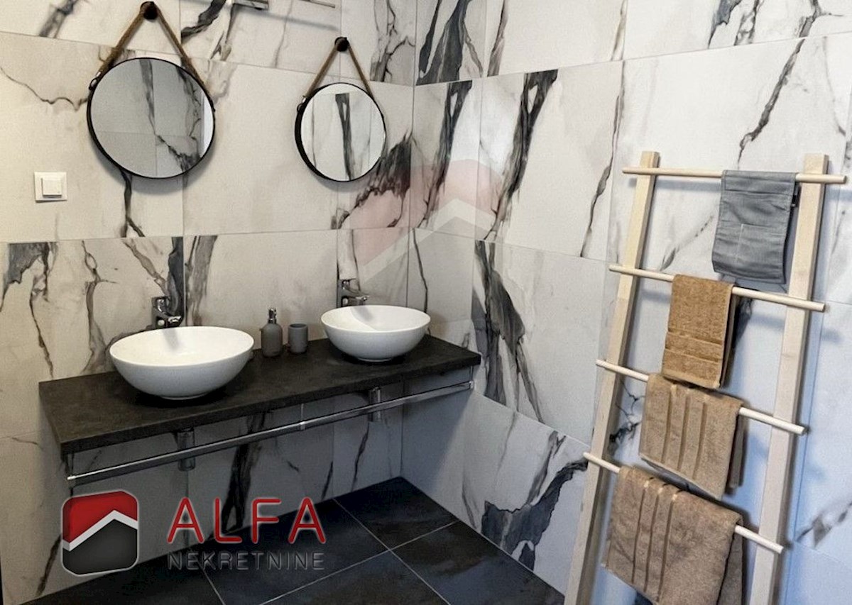 Croazia, Vodice, nuova casa moderna con piscina in vendita