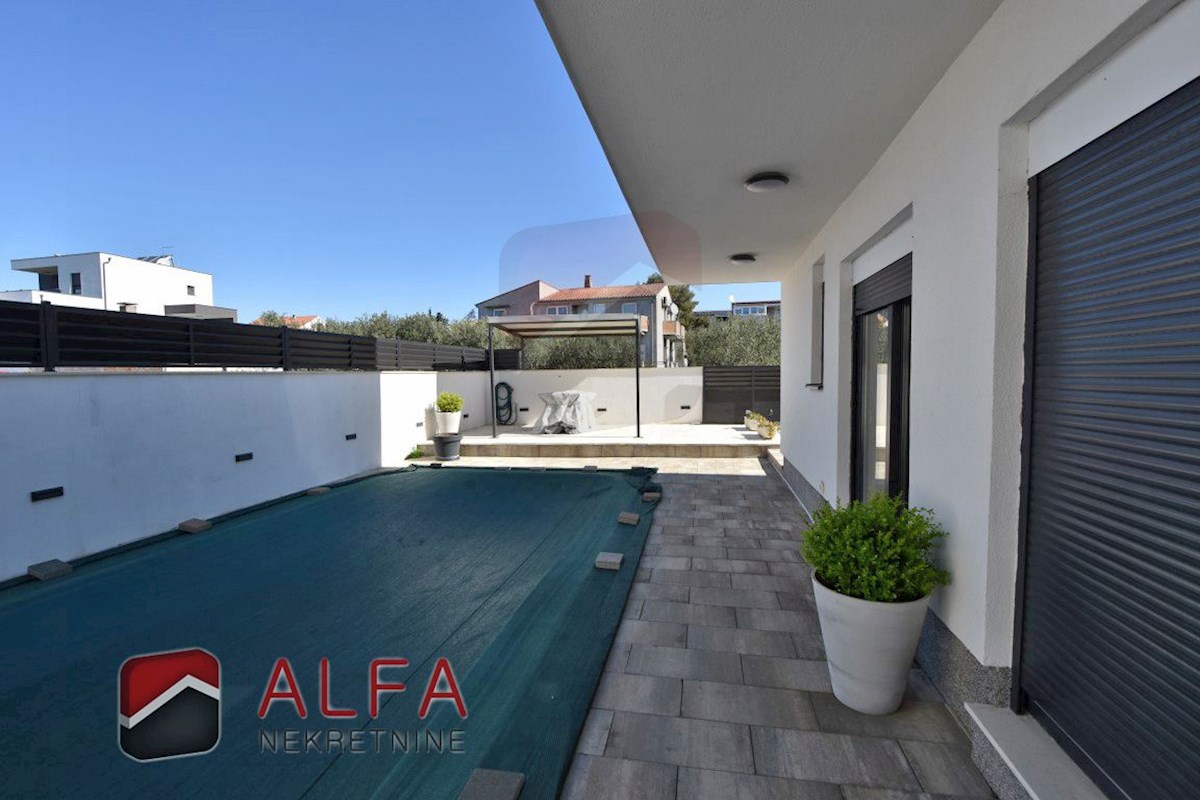 Croazia, Vodice, nuova casa moderna con piscina in vendita