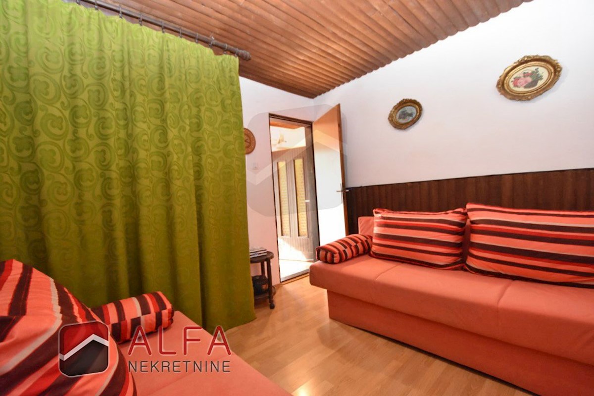 Croazia, Isola di Prvić, Prvić Luka, casa familiare in vendita con giardino e vista mare