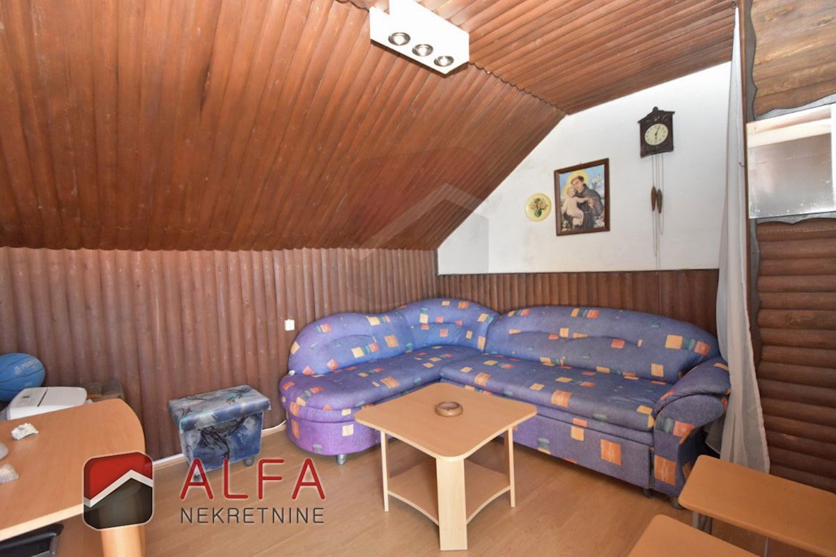 Croazia, Isola di Prvić, Prvić Luka, casa familiare in vendita con giardino e vista mare