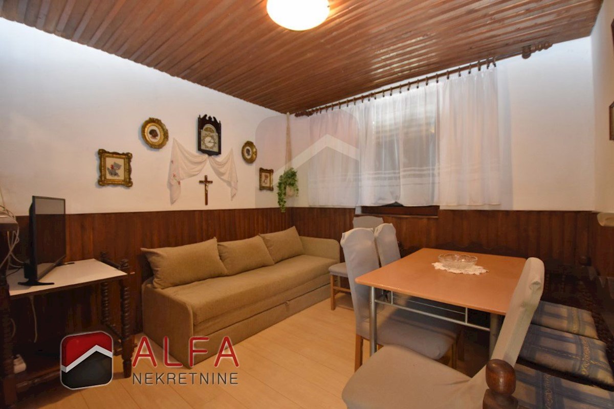 Croazia, Isola di Prvić, Prvić Luka, casa familiare in vendita con giardino e vista mare