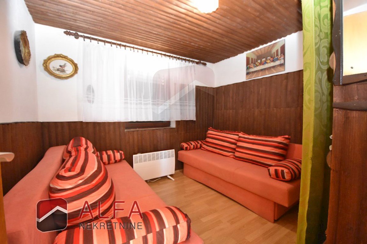 Croazia, Isola di Prvić, Prvić Luka, casa familiare in vendita con giardino e vista mare