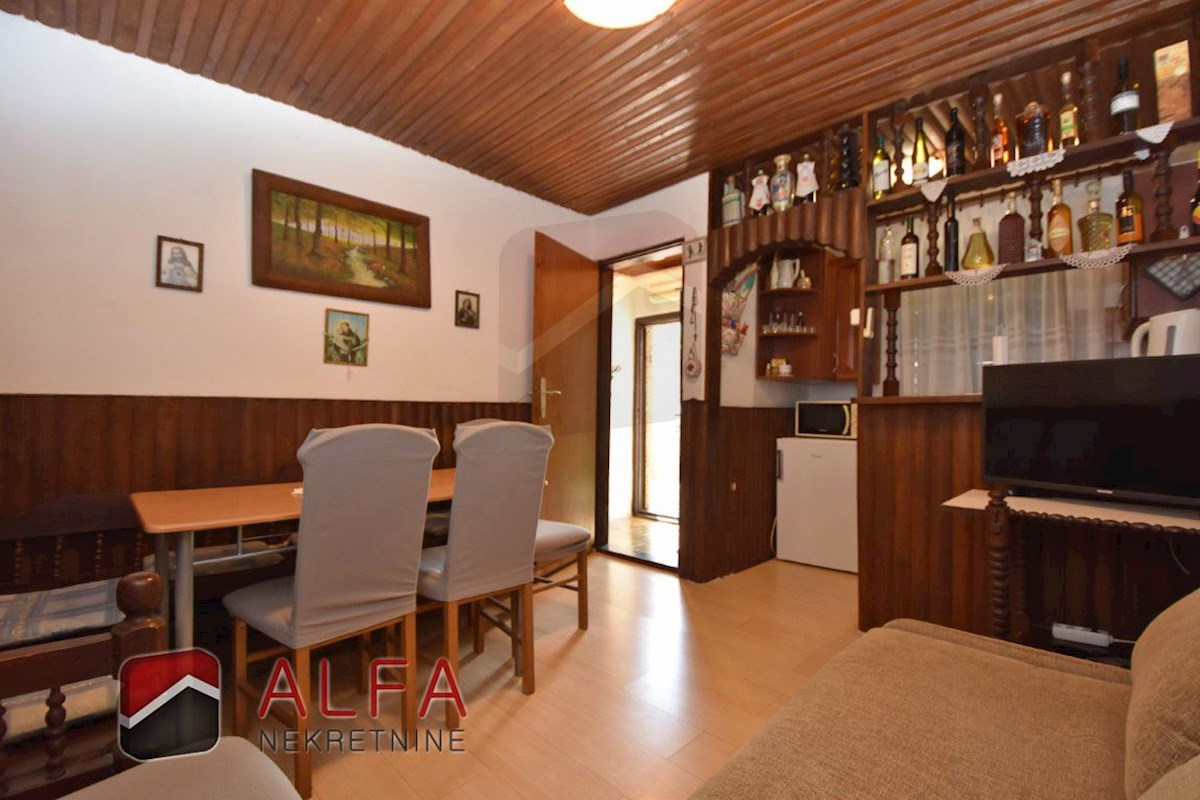 Croazia, Isola di Prvić, Prvić Luka, casa familiare in vendita con giardino e vista mare