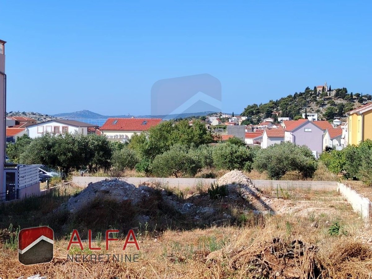 Croazia, Tribunj, due terreni edificabili con permessi di costruzione in vendita