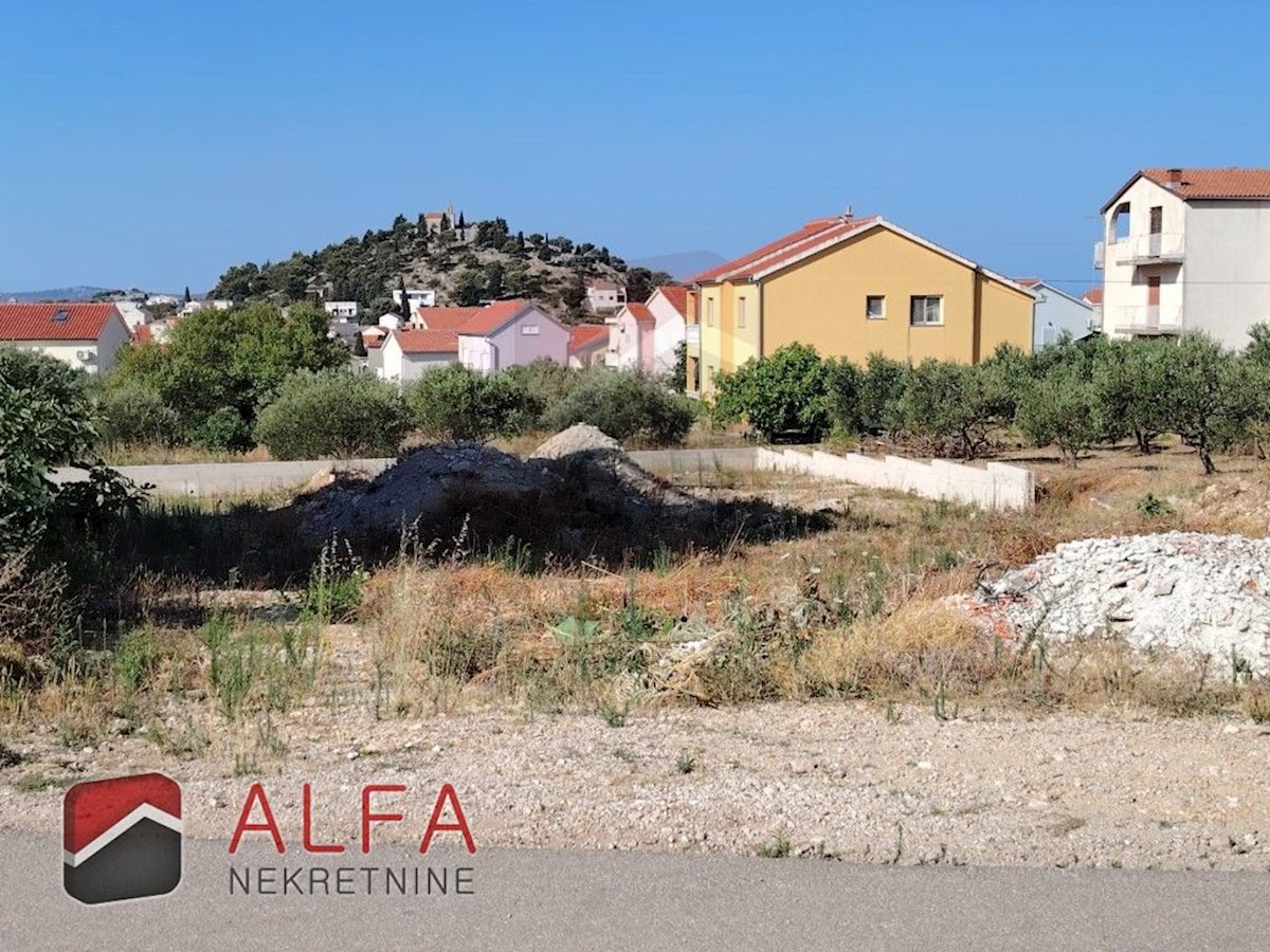 Croazia, Tribunj, due terreni edificabili con permessi di costruzione in vendita