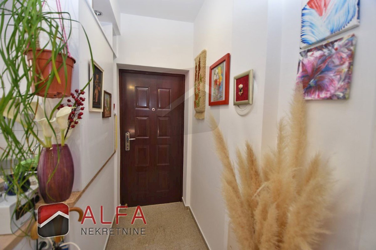 Croazia, Vodice – appartamento arredato al piano terra in vendita