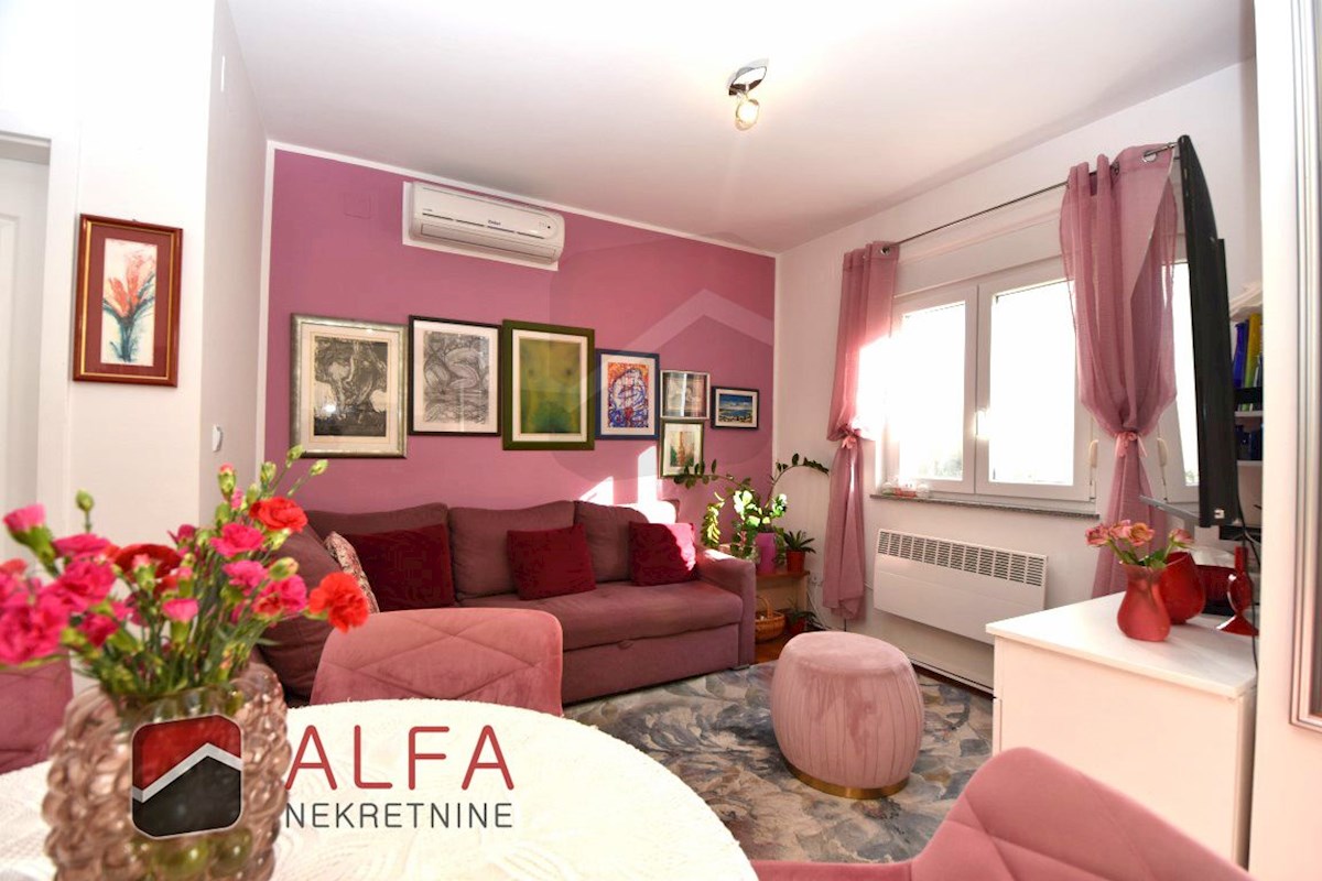 Croazia, Vodice – appartamento arredato al piano terra in vendita