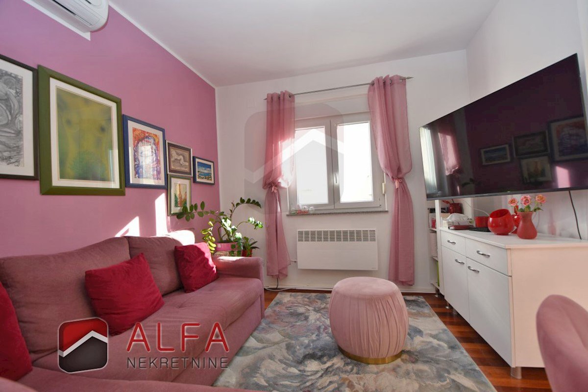 Croazia, Vodice – appartamento arredato al piano terra in vendita