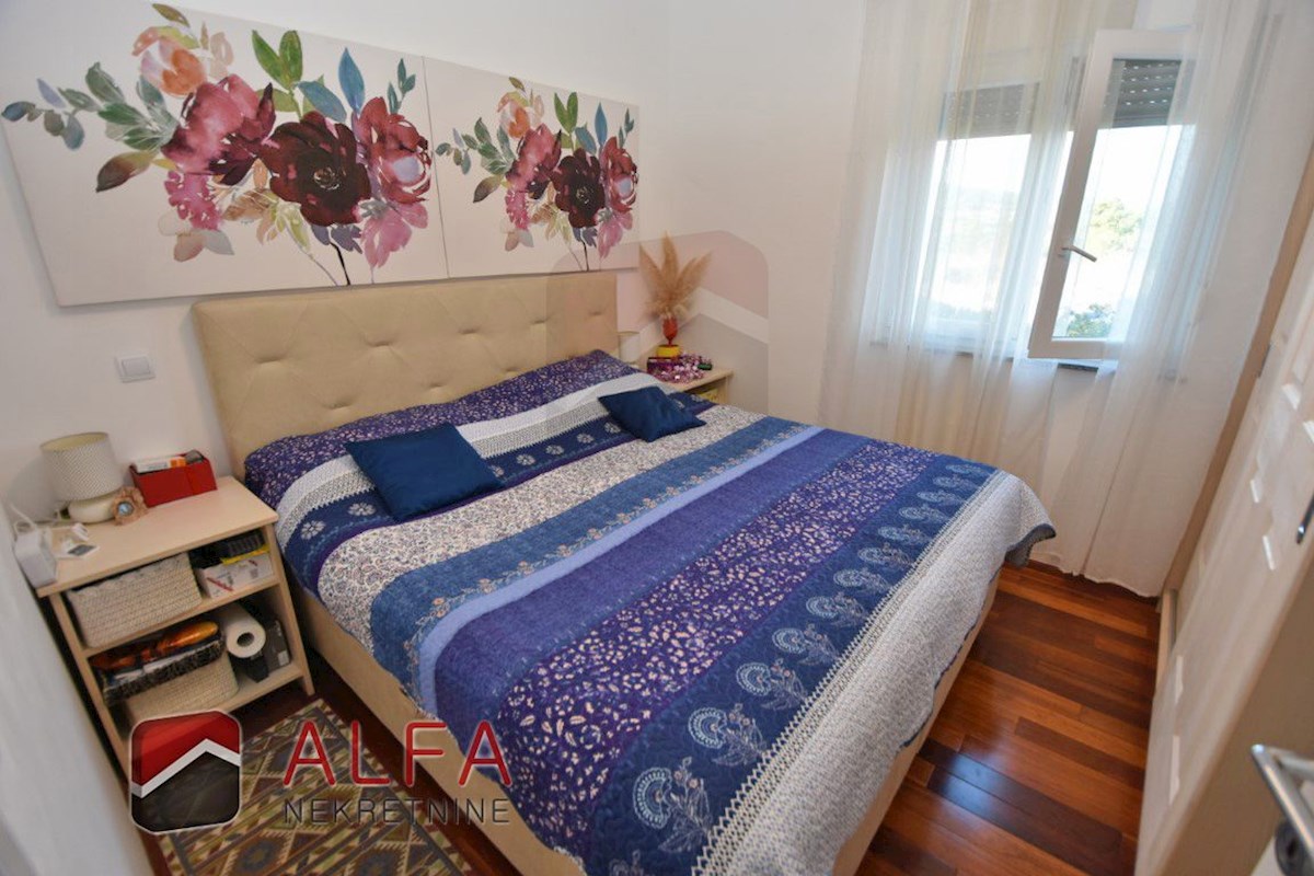 Croazia, Vodice – appartamento arredato al piano terra in vendita