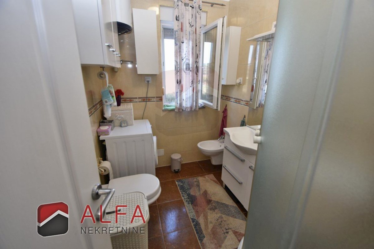 Croazia, Vodice – appartamento arredato al piano terra in vendita