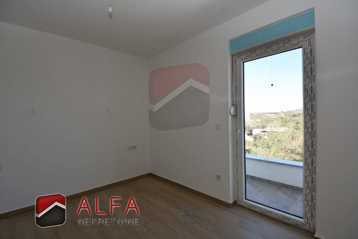 Croazia, Šibenik, Bogdanovići, vicino a Jadrija, in vendita nuova e moderna casa bifamiliare con piscina