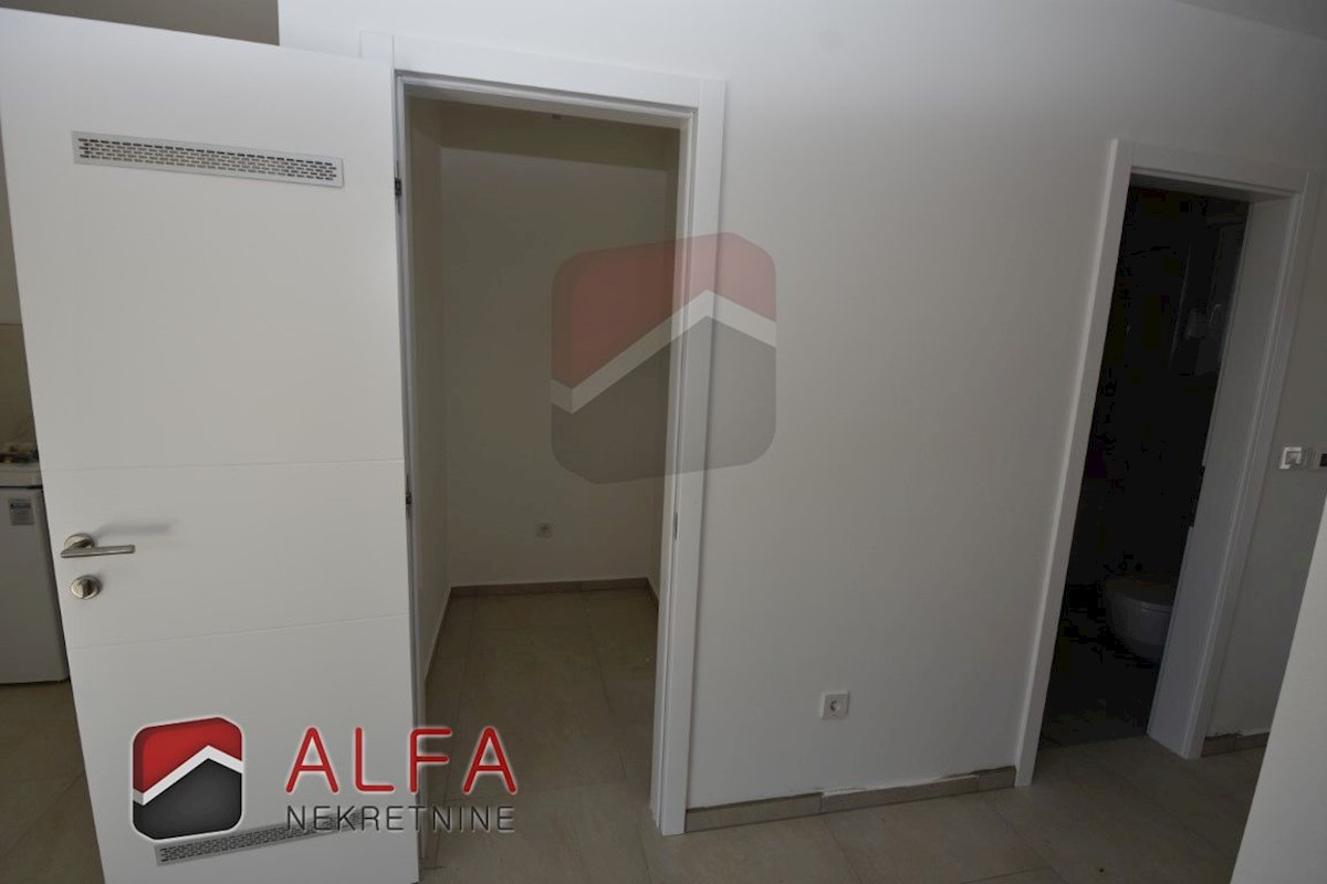 Croazia, Šibenik, Bogdanovići, vicino a Jadrija, in vendita nuova e moderna casa bifamiliare con piscina