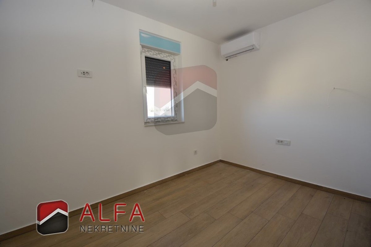 Croazia, Šibenik, Bogdanovići, vicino a Jadrija, in vendita nuova e moderna casa bifamiliare con piscina